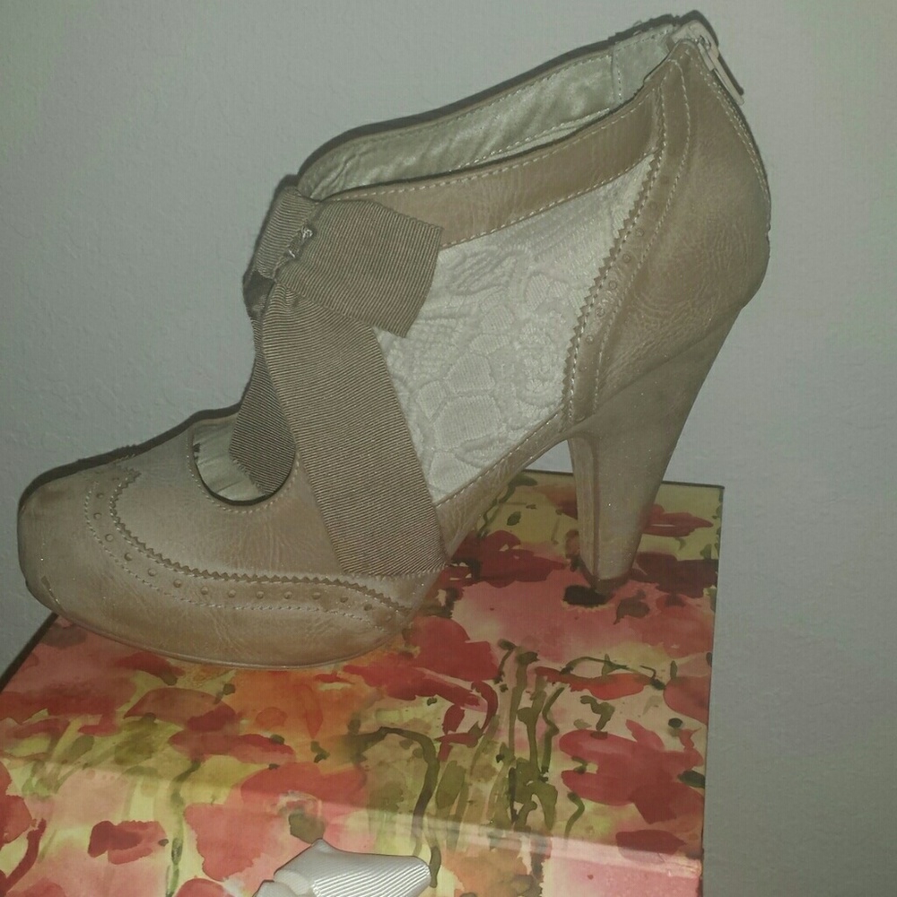 Cute boot
