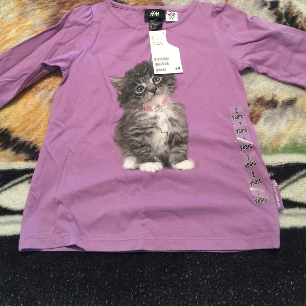 H &M girls shirt. Size 2 years.