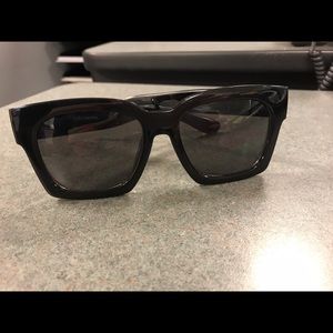 Quay Midnight Runner