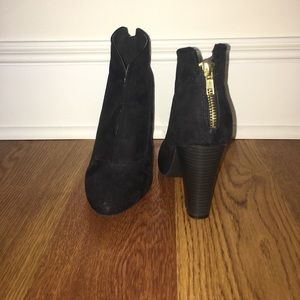 Quipid black heeled booties