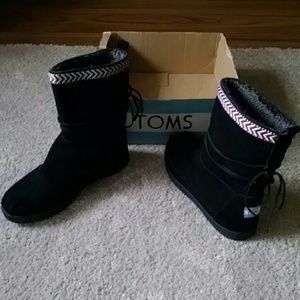 Toms Suede boots NWOT