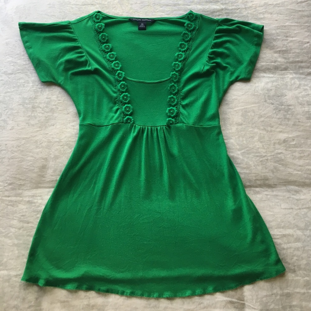 Banana Republic XS Green Top with Crochet Detail
