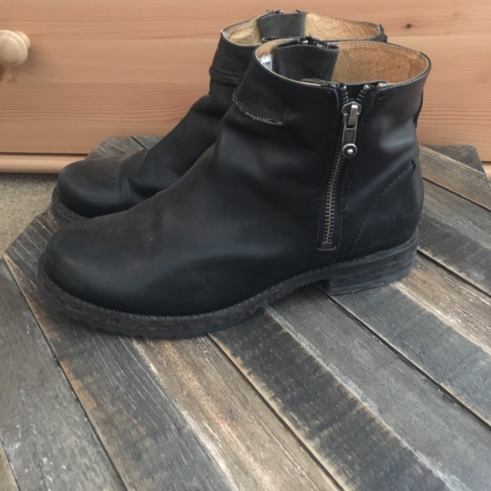 Frye Boots *Fits Size 7*