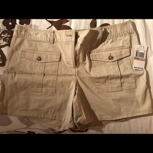 Brand New with Tags Michael Kors light khaki short