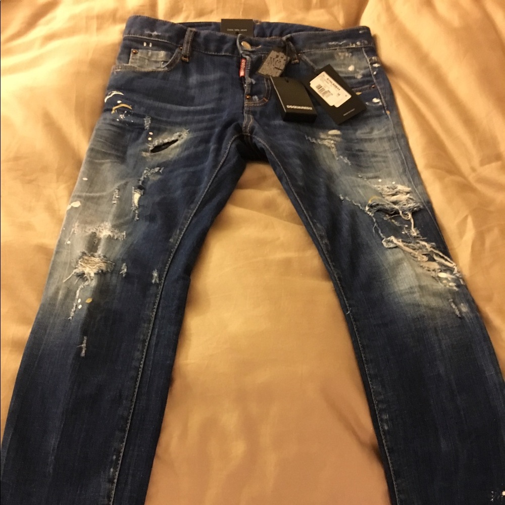 Brand new w tags Dsquared2 cool girl jeans.