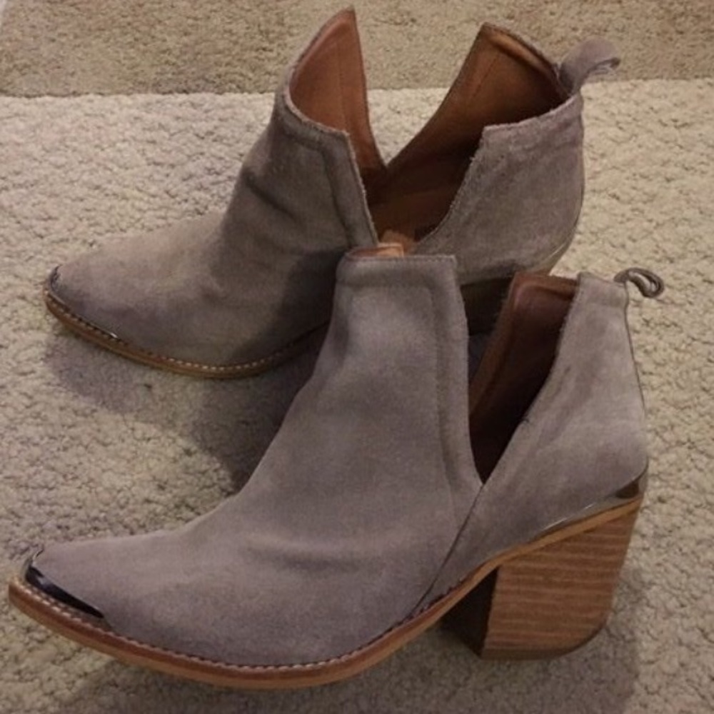 Jeffrey Campbell dove gray suede booties - Picture 2 of 4