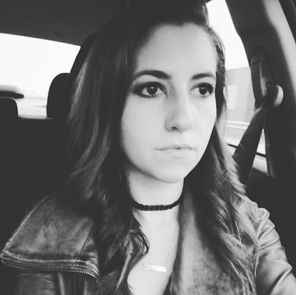 Meet your Posher, Sarah - Picture 2 of 2