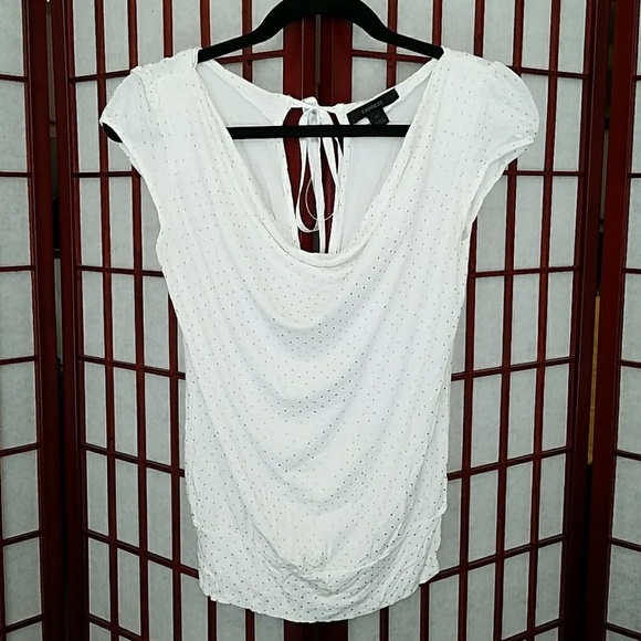 Express Tops - 🎉HP🎉Express open back gold and white top. Size XS.