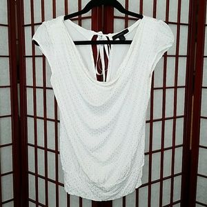 🎉HP🎉Express open back gold and white top. Size XS.