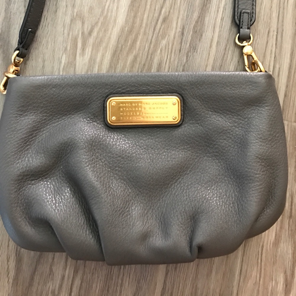 Marc by Marc Jacobs grey small cross body purse