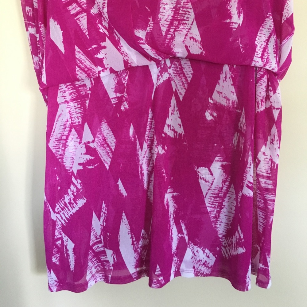 Gorgeous Magenta Sheer V Neck Top - Picture 3 of 3