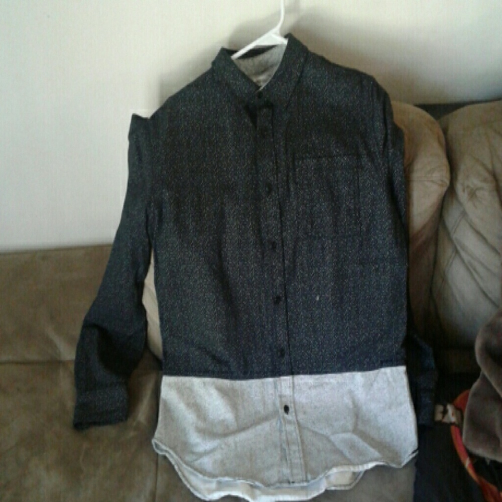 Button down shirt - Picture 2 of 2