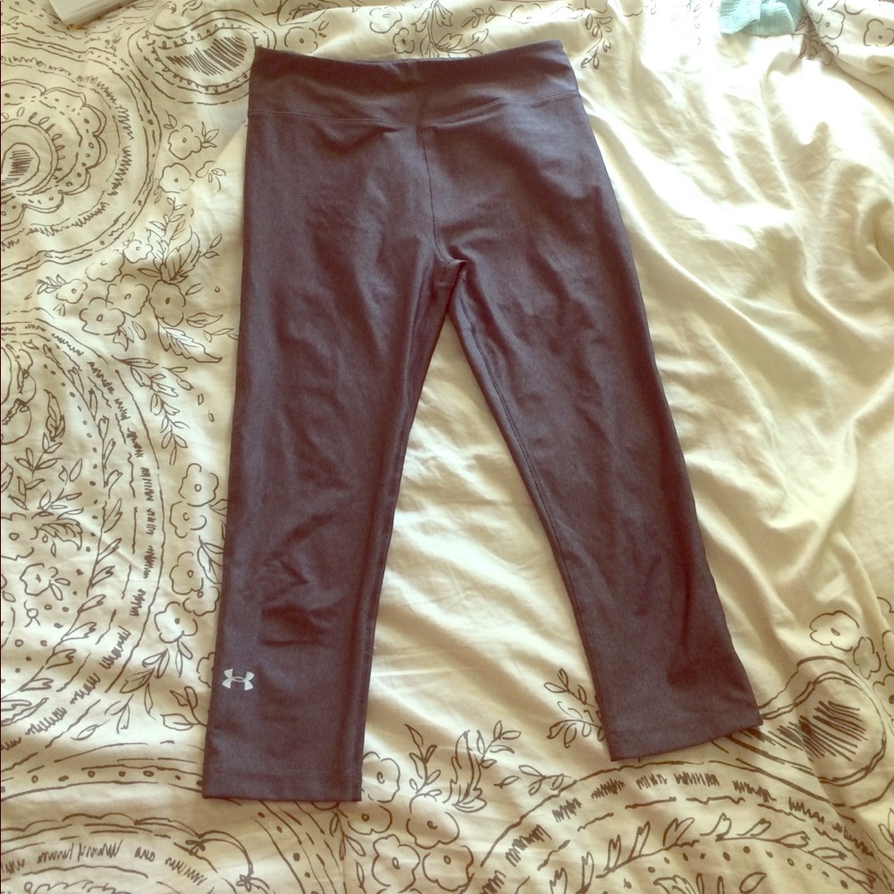 UA grey Capri