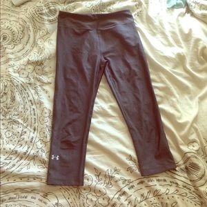 UA grey Capri