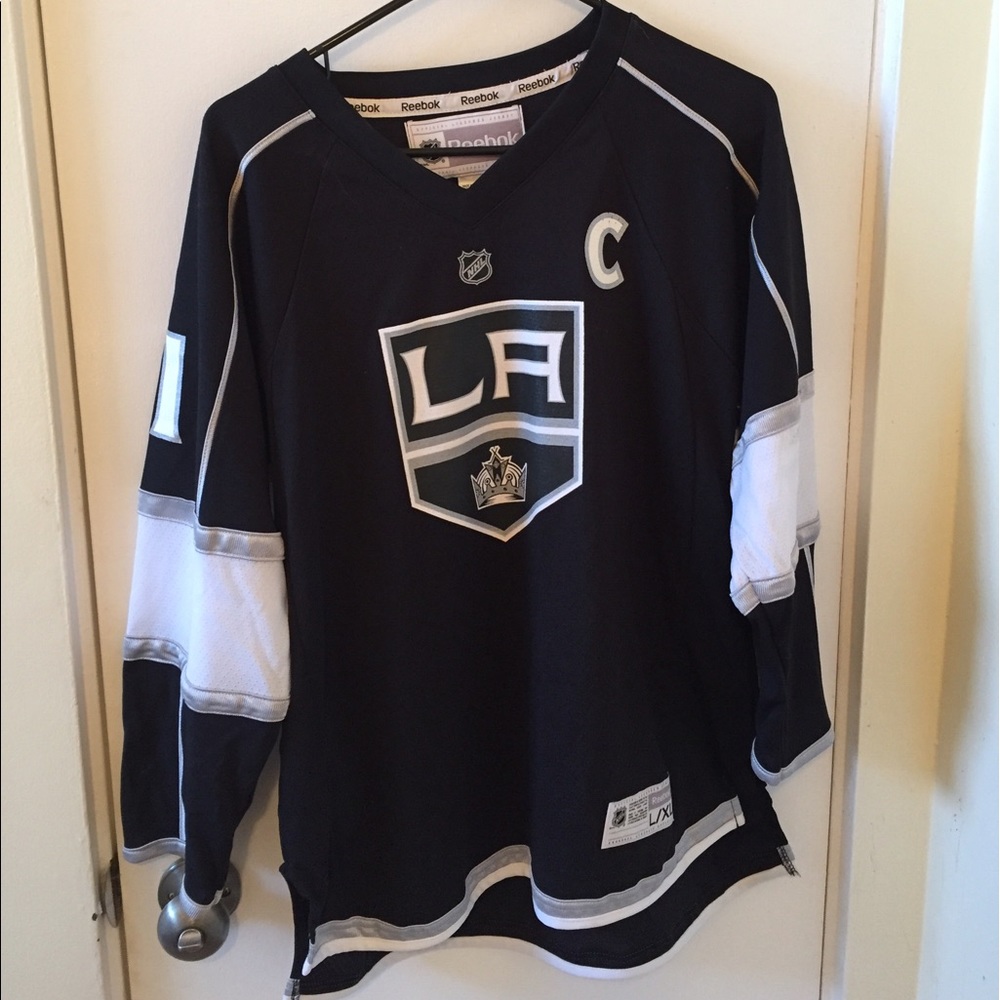 LA KINGS hockey jersey. Only worn once.
