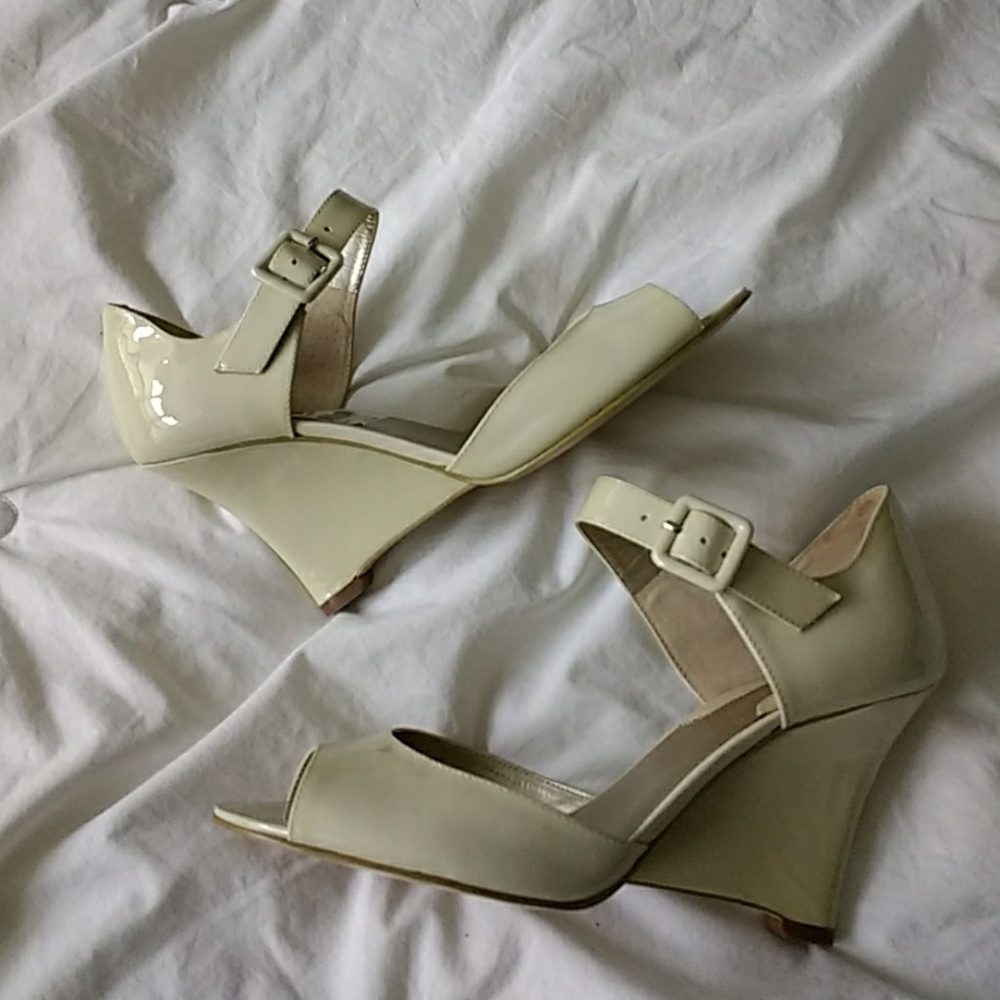 Patent leather 3.5" wedge