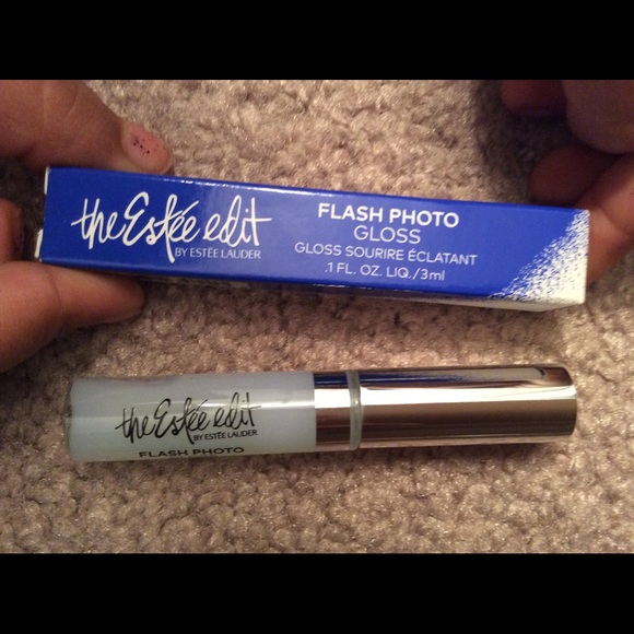 Estée edit Flash Gloss BNIB  ‼️ACCEPTING OFFERS‼️ - Picture 2 of 3