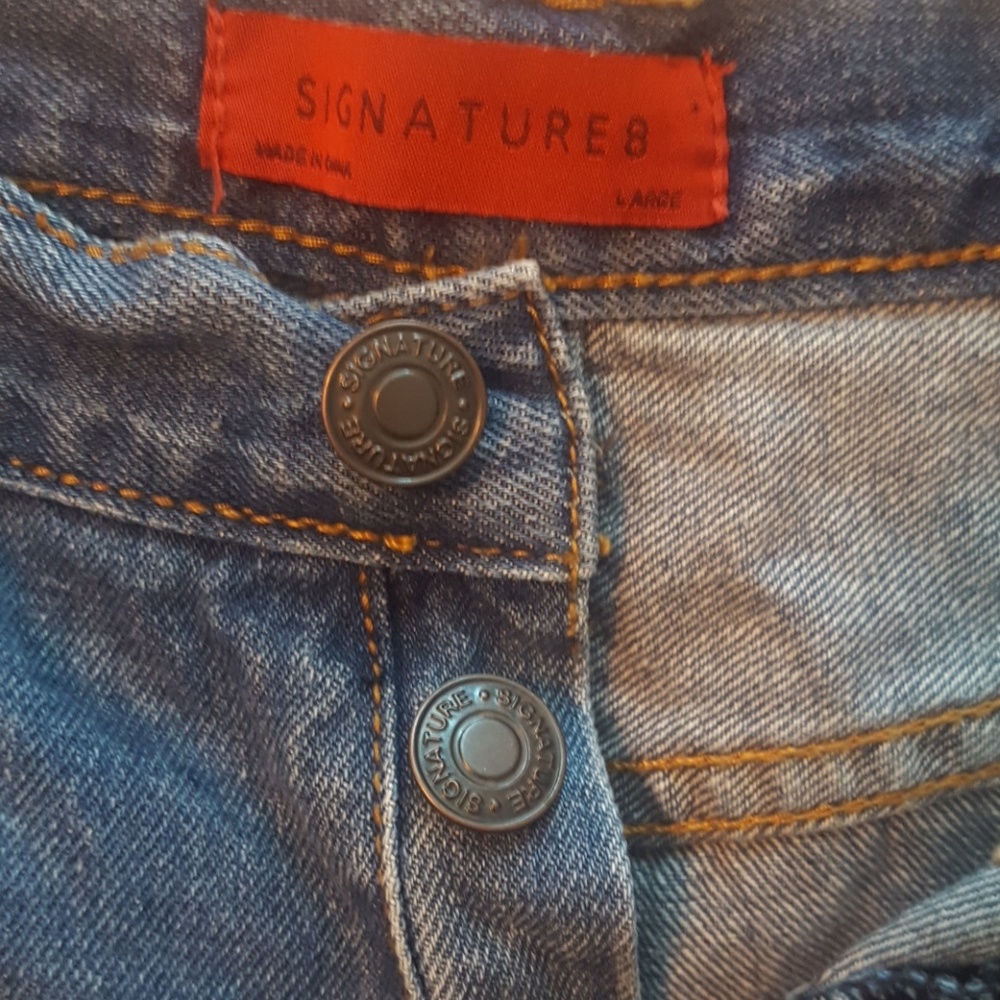Cute distress jean shorts - Picture 4 of 4