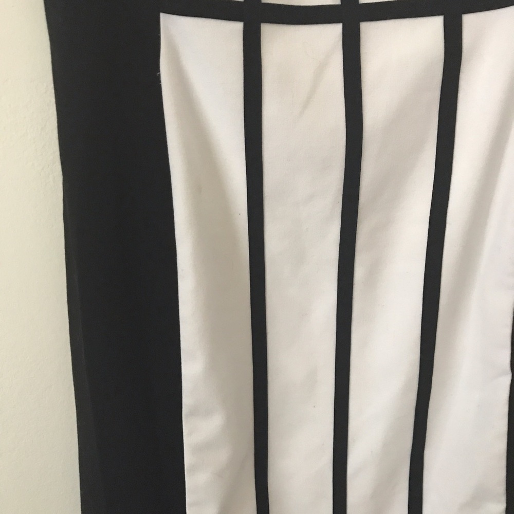 Size 8 - Women’s Calvin Klein Color Block Dress - Picture 3 of 4