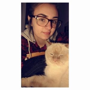 Meet your Posher, Cassandra
