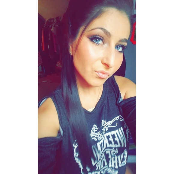 Meet your Posher, Mickayla - Picture 1 of 1