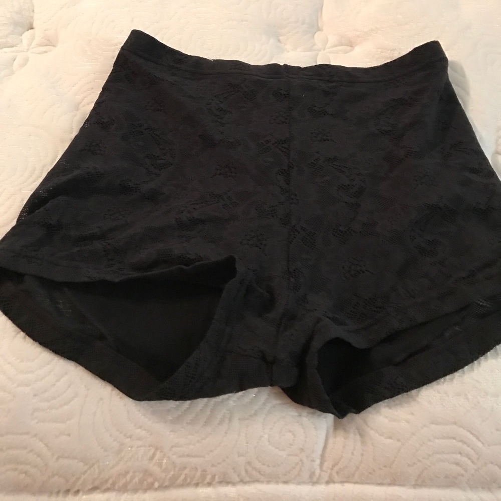 Lace boy short undergarment