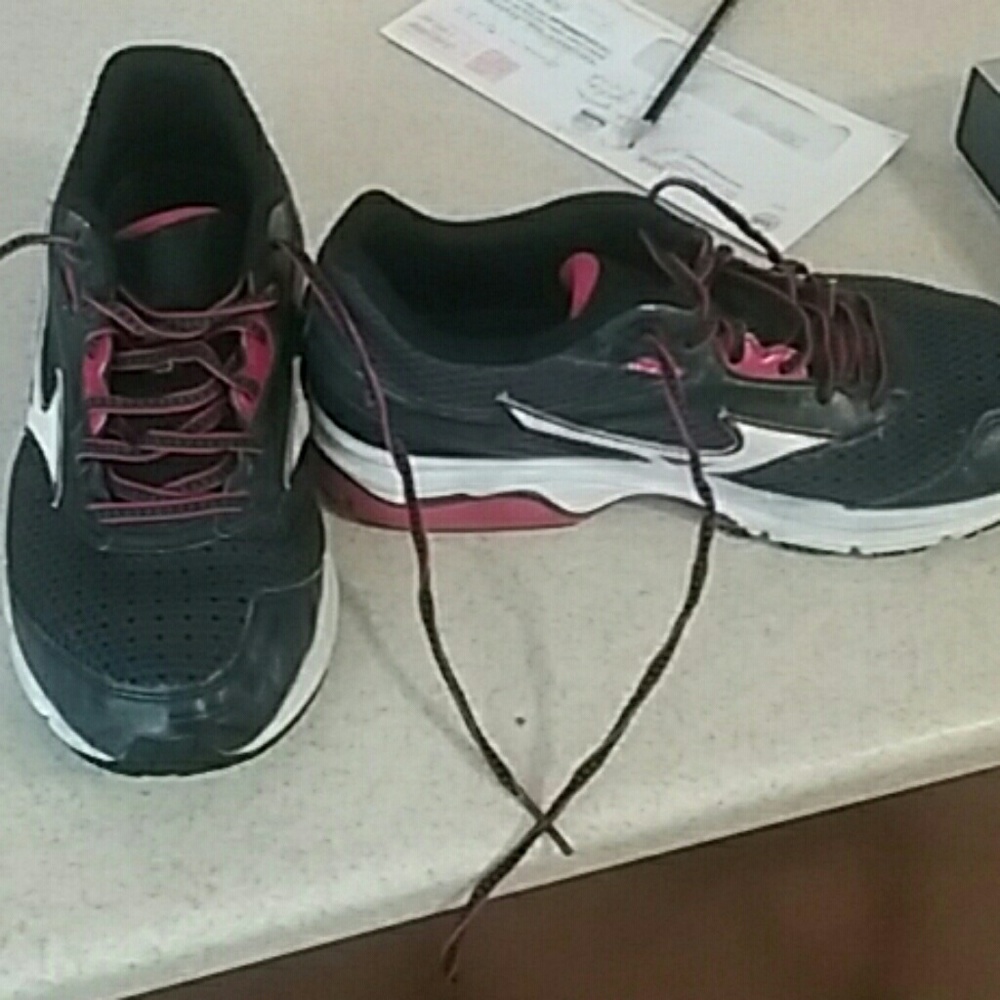 Mizuno Wave Legend 2 EL8 Athletic Shoes