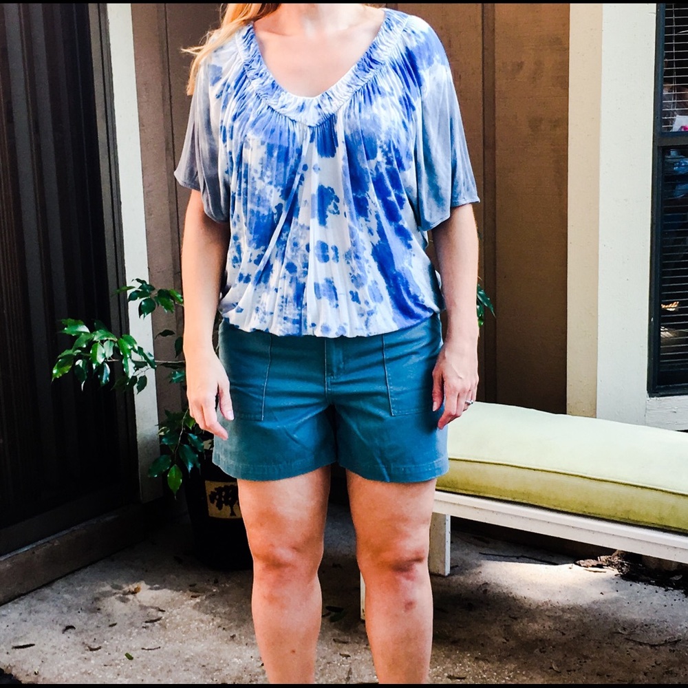 Gianni Bini blue tie-dye top size medium
