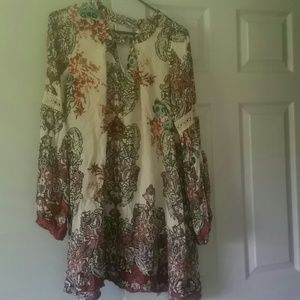 Bohemian print style keyhole tunic xl