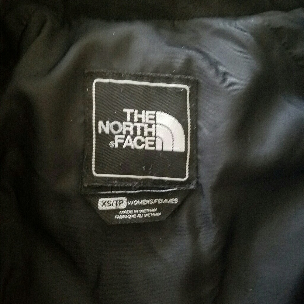 *SOLD* Black North Face Coat - Picture 4 of 8