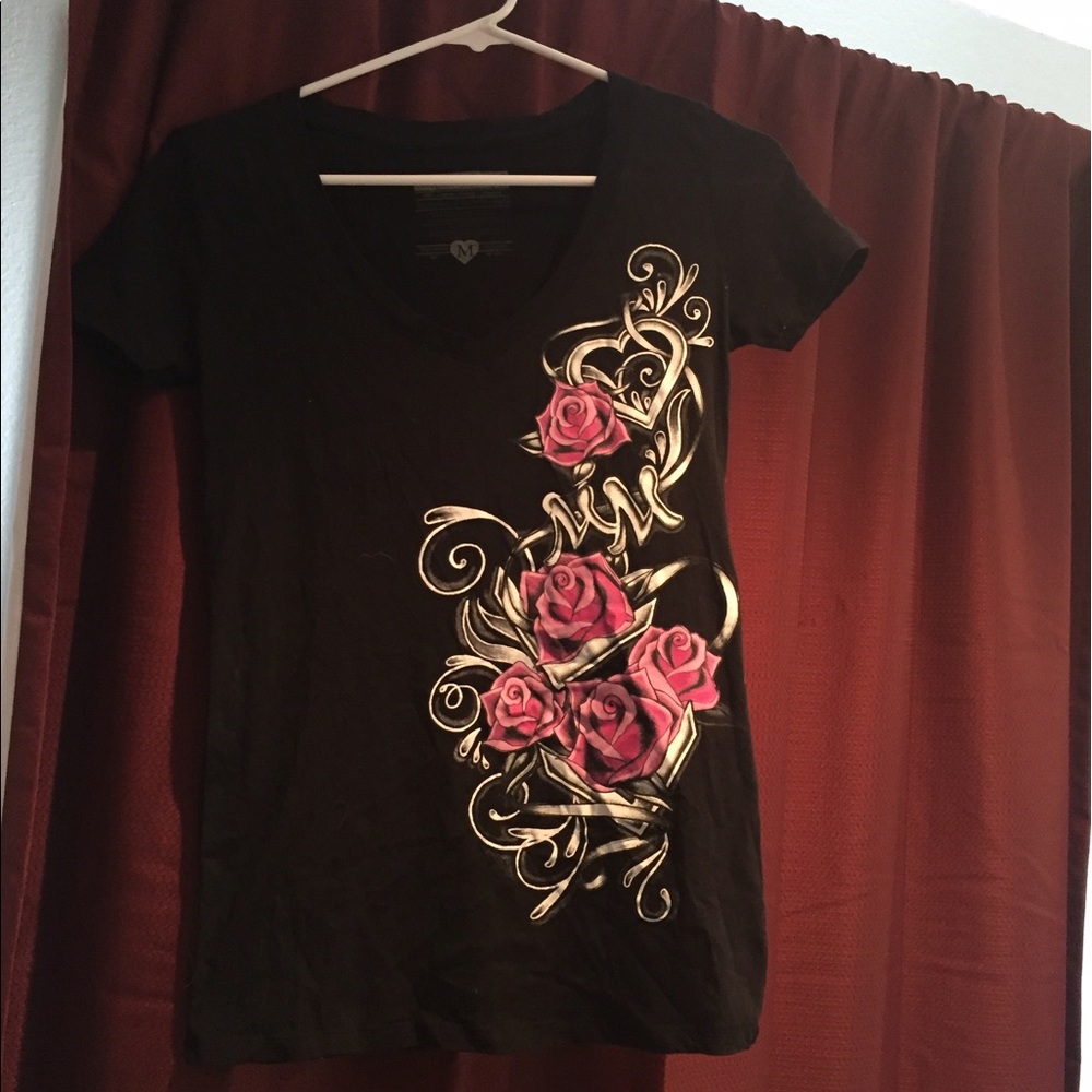 Short sleeve tee with flower design