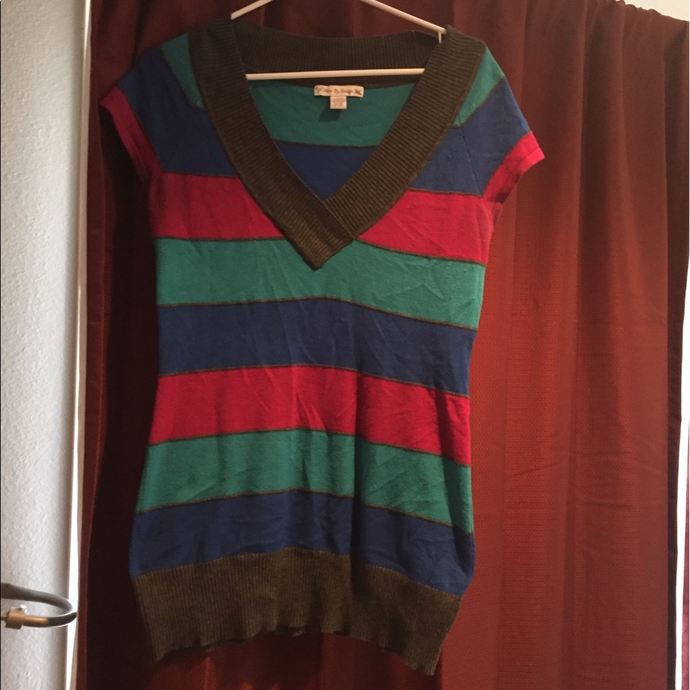 Short sleeve sweater