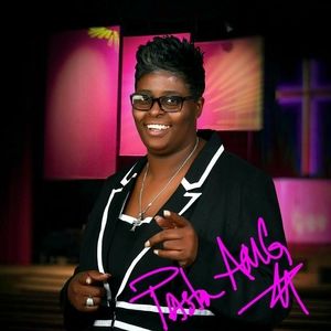 Meet your Posher, Pastor-aretha