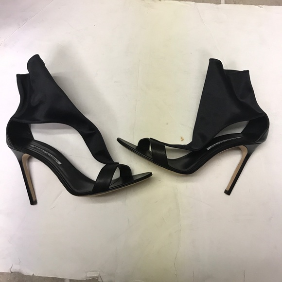 Manolo Blahnik Shoes - Authentic Manolo Blahnik women's shoes