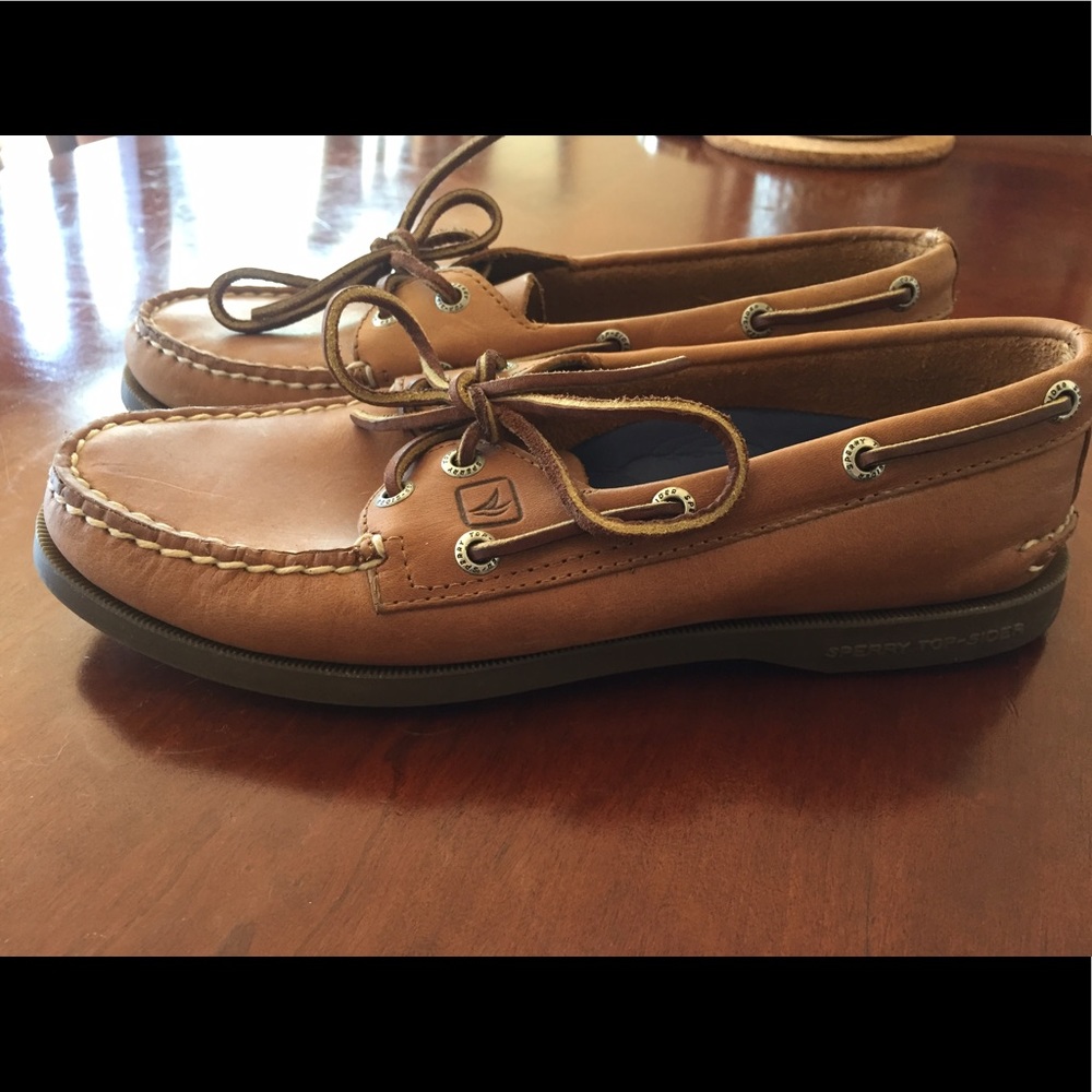 BRAND NEW Sperry leather Topsiders