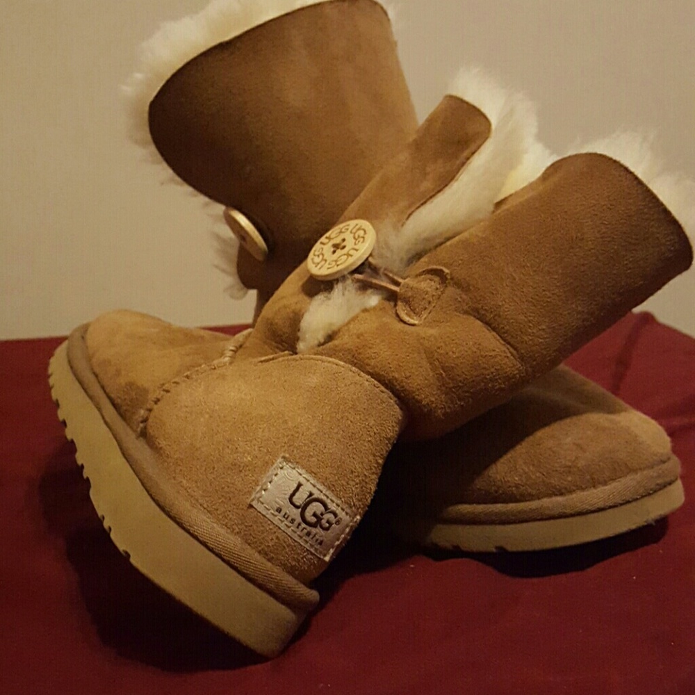 Bailey button uggs