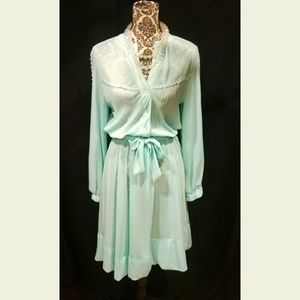 Vintage 1970's sheer mint blue daisy dress