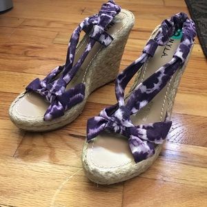 Purple and white tie dye wedges