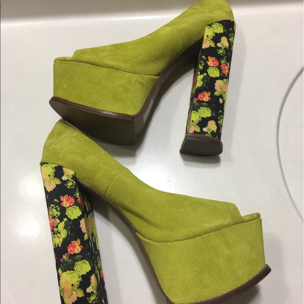 Dolce Vita shoes 8.5