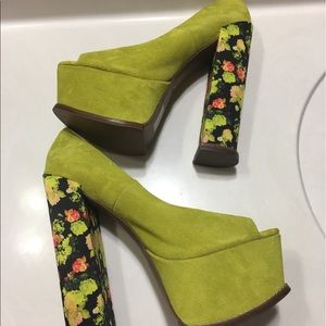 Dolce Vita shoes 8.5