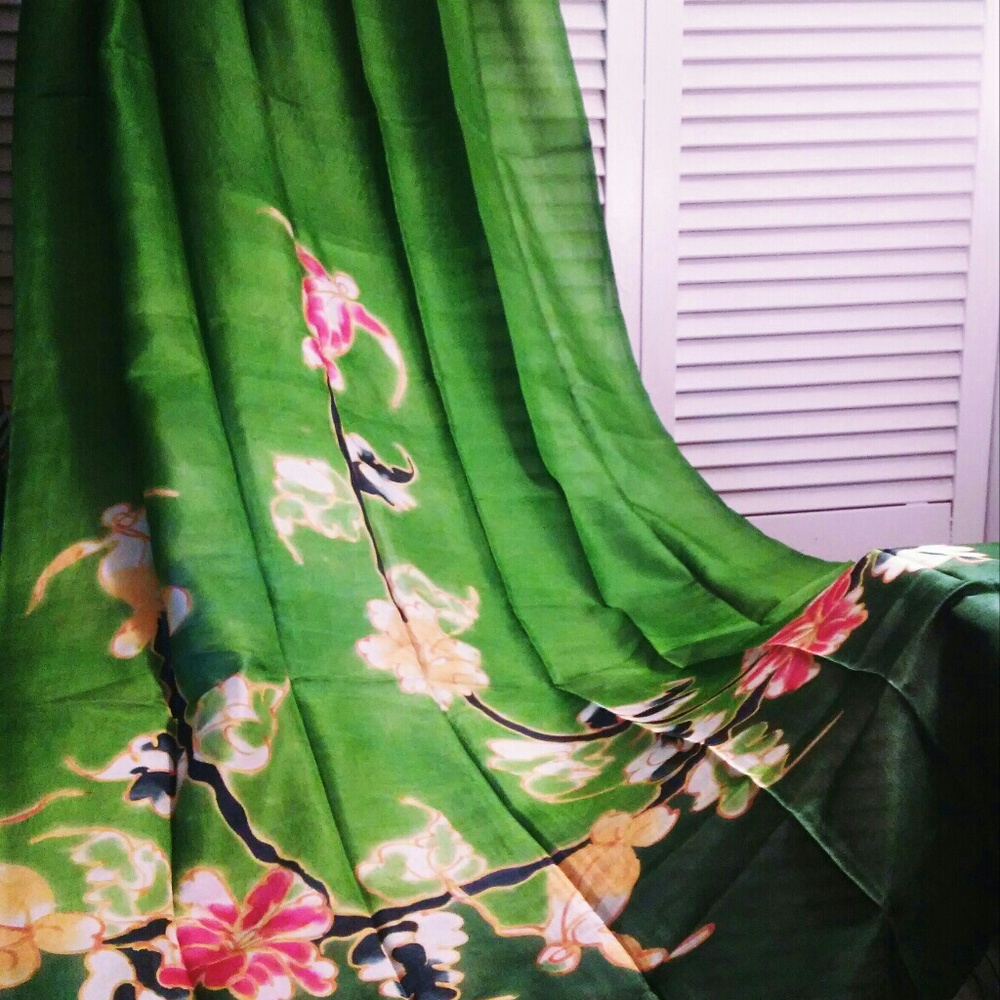 Elegant 💯%PURE MULBERRY SILK LONG SCARF!