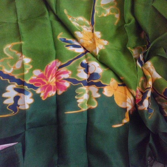 Elegant 💯%PURE MULBERRY SILK LONG SCARF! - Picture 3 of 5