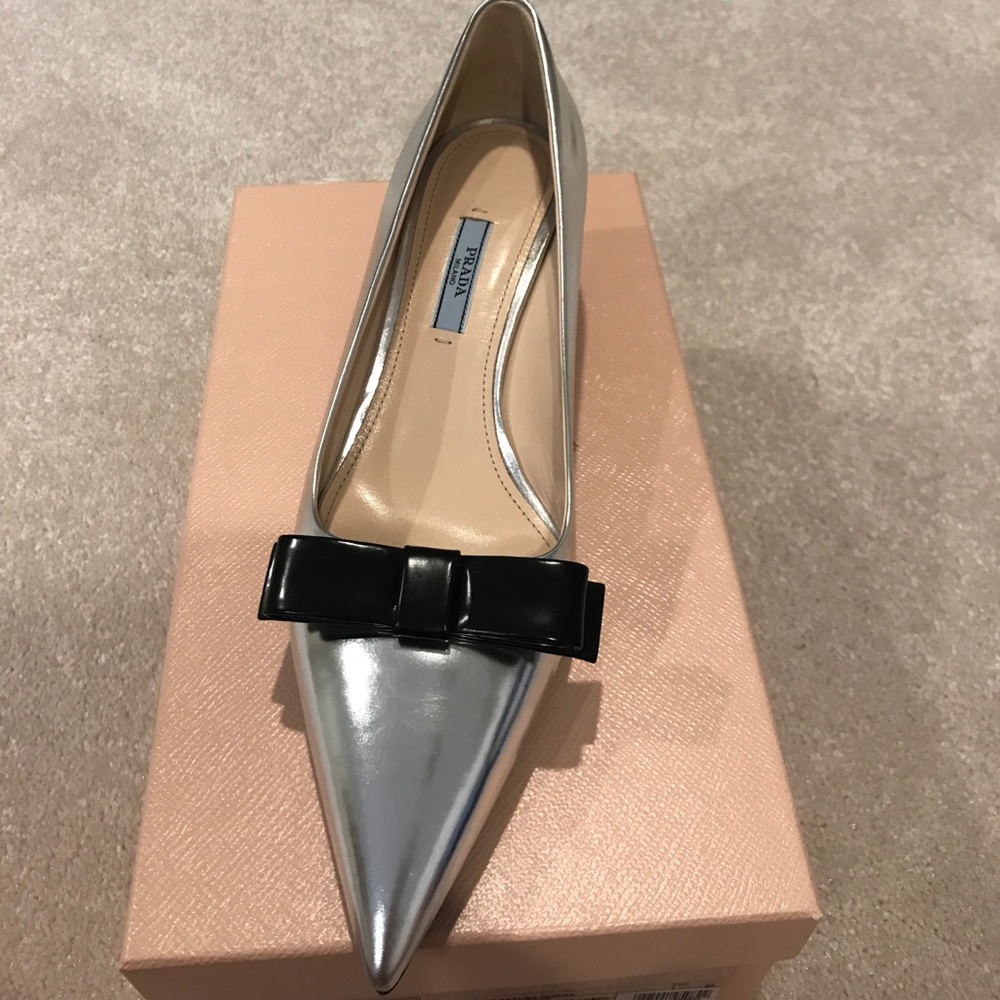 NEVER WORN PRADA SILVER KITTEN HEEL