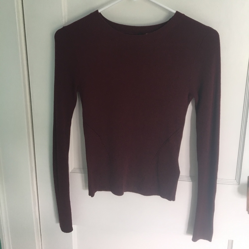 Semi cropped sweater