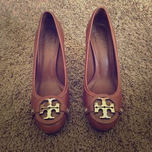 Tory Butch pumps