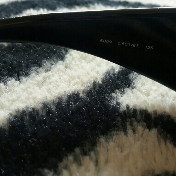 Chanel sunglasses - Picture 2 of 4