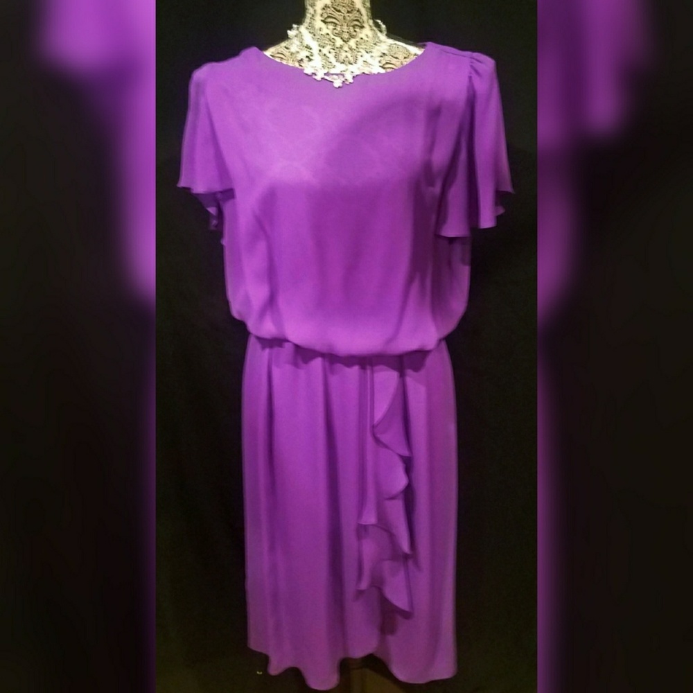 Vintage 1970's plus size purple flowy dress