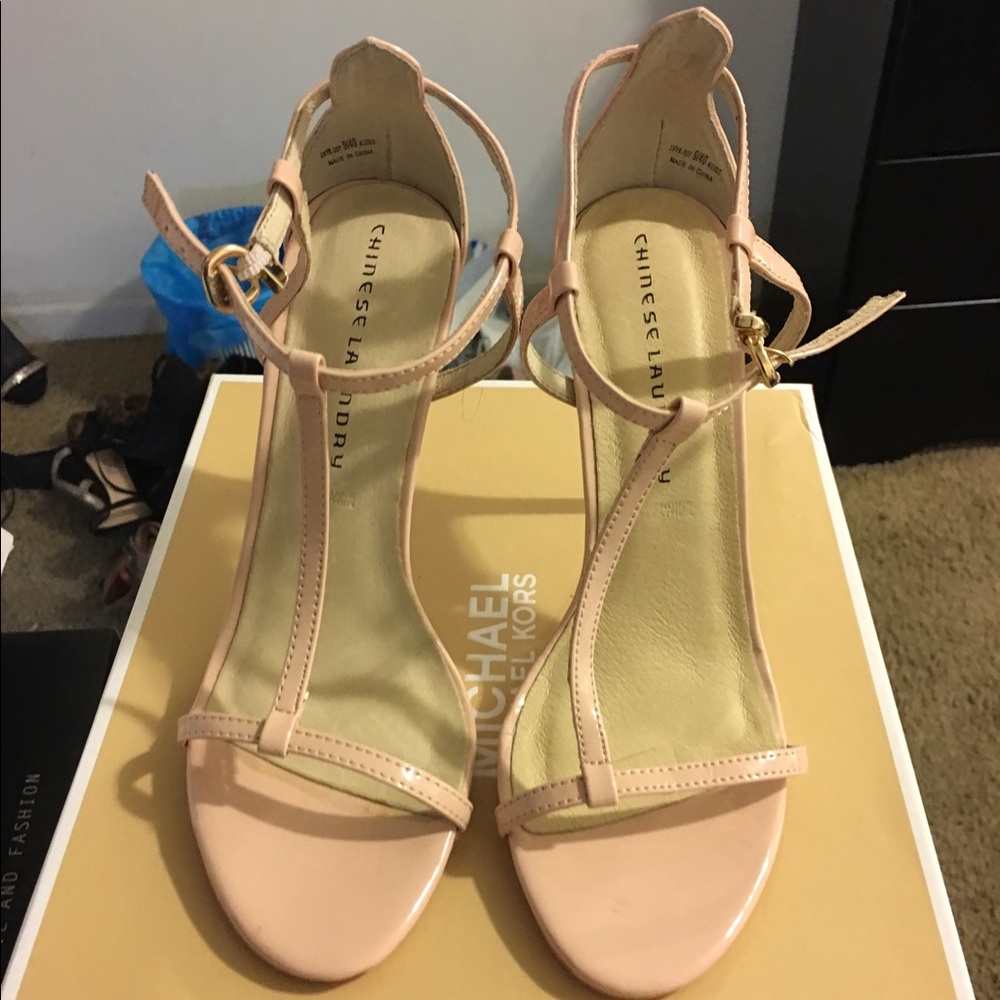 Chinese Laundry Light Pink Leo T-Strapped Sandals
