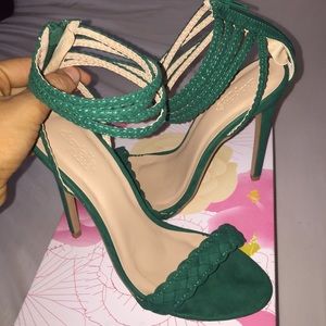 Emerald Green Heels 👠💚😍 (never worn)