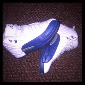 Jordan 12's blue/white
